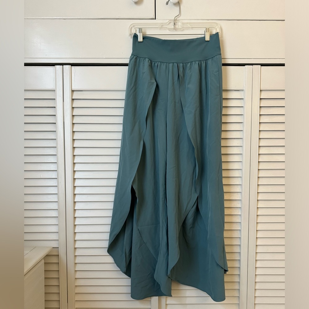 Halara split teal workout/ lounge pants